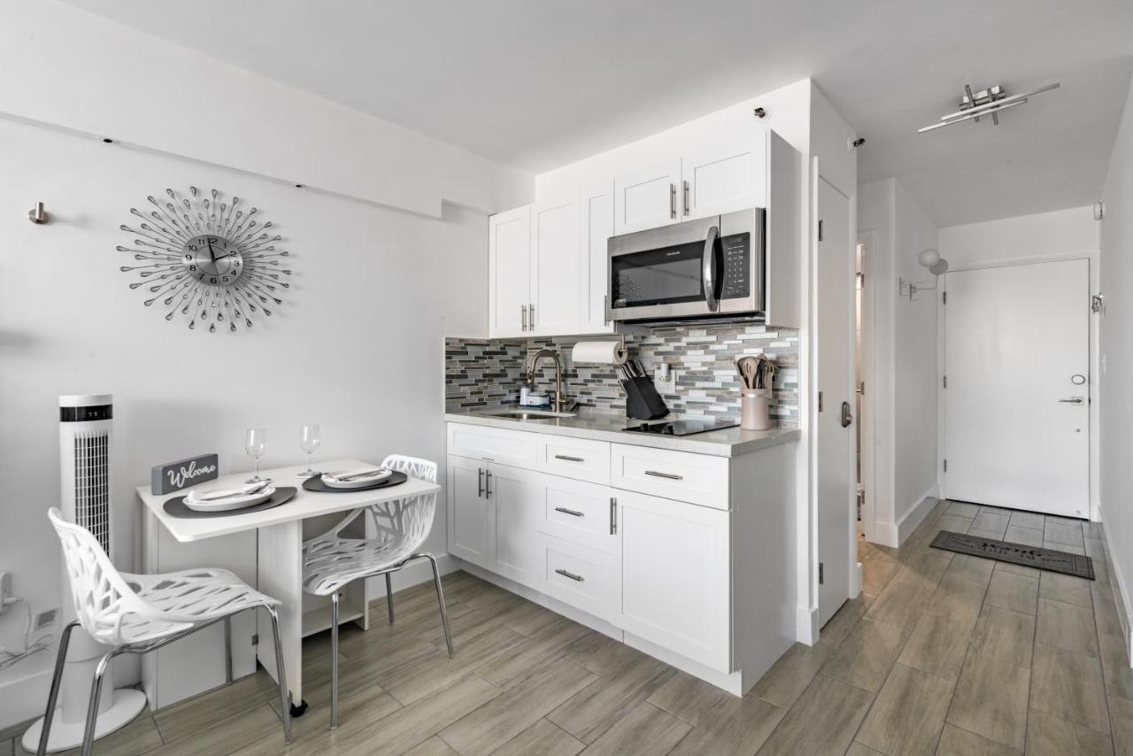 Newly Renovated Oceanfront Studio W/ Balcony - Daytona Beach Apartment Exterior foto